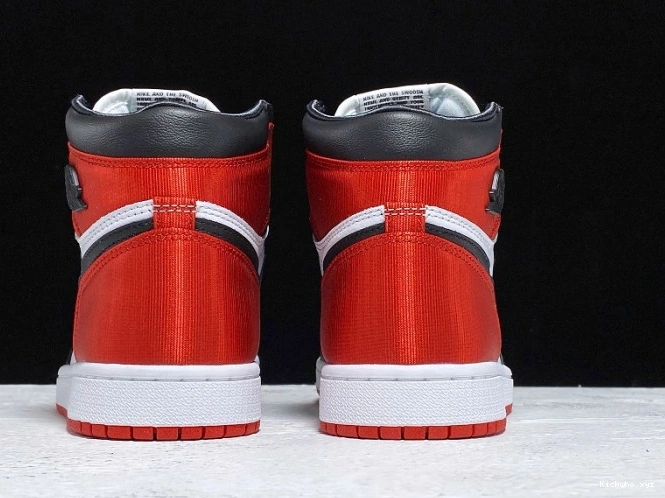 Toe Satin CD0461-016 1 Air Jordan Black High Retro 0821